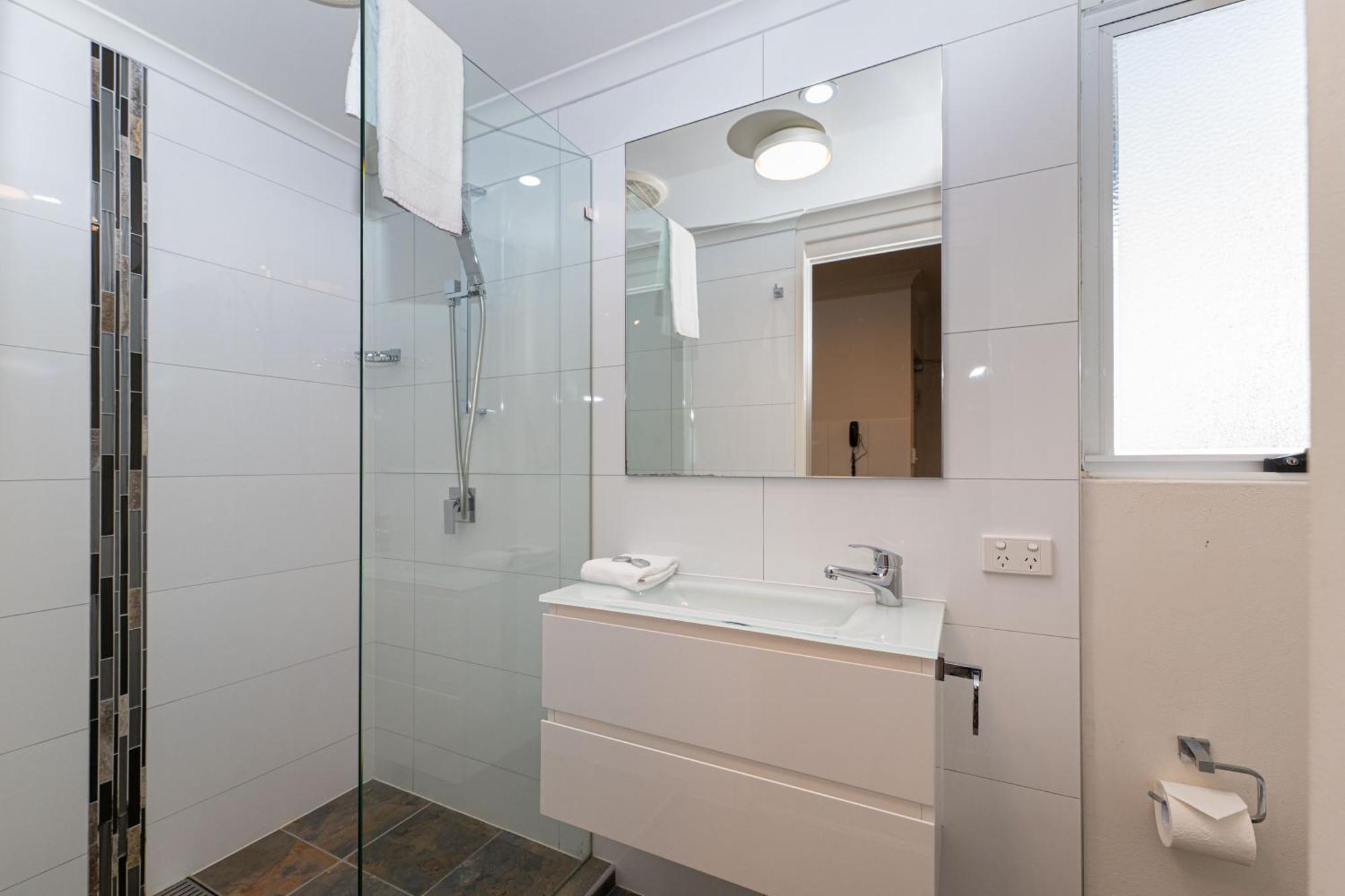 Twin Quays Noosa Aparthotel Noosaville Bagian luar foto